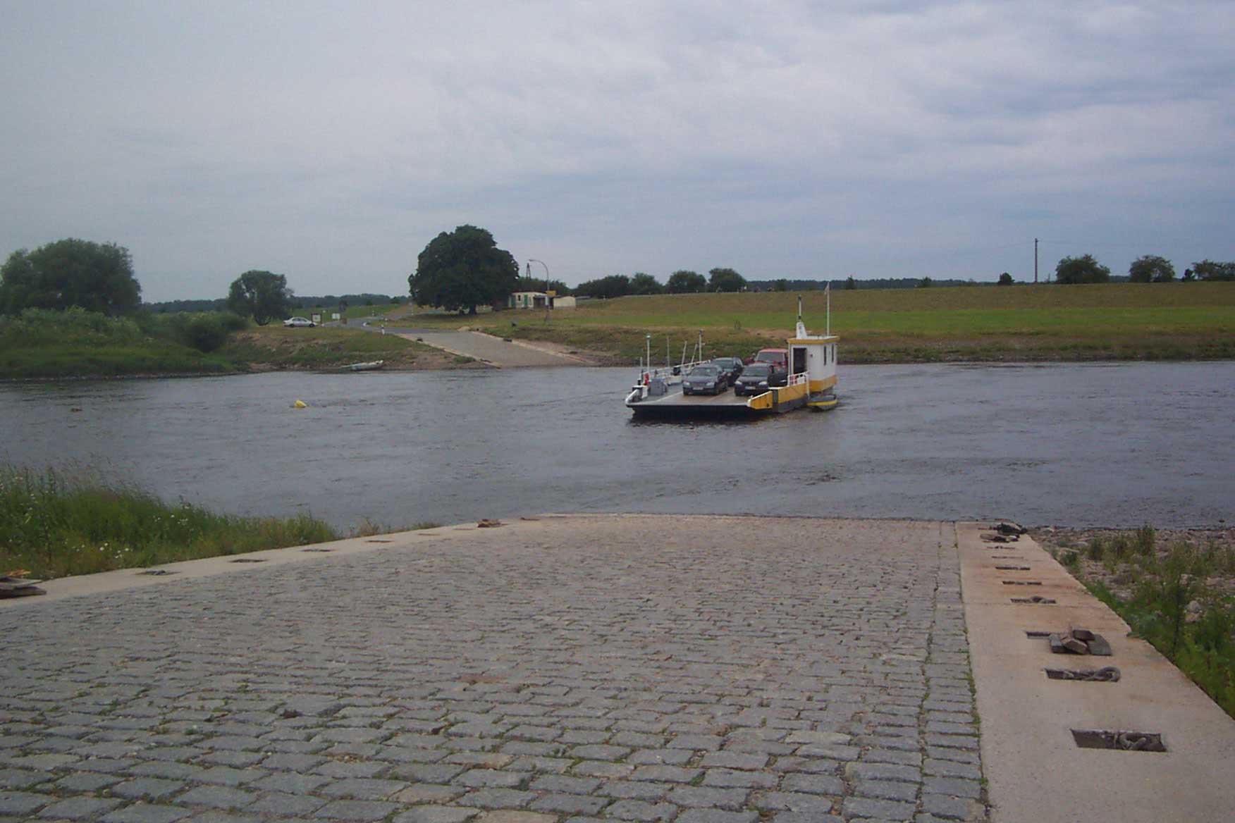 Eine der vielen Fähren